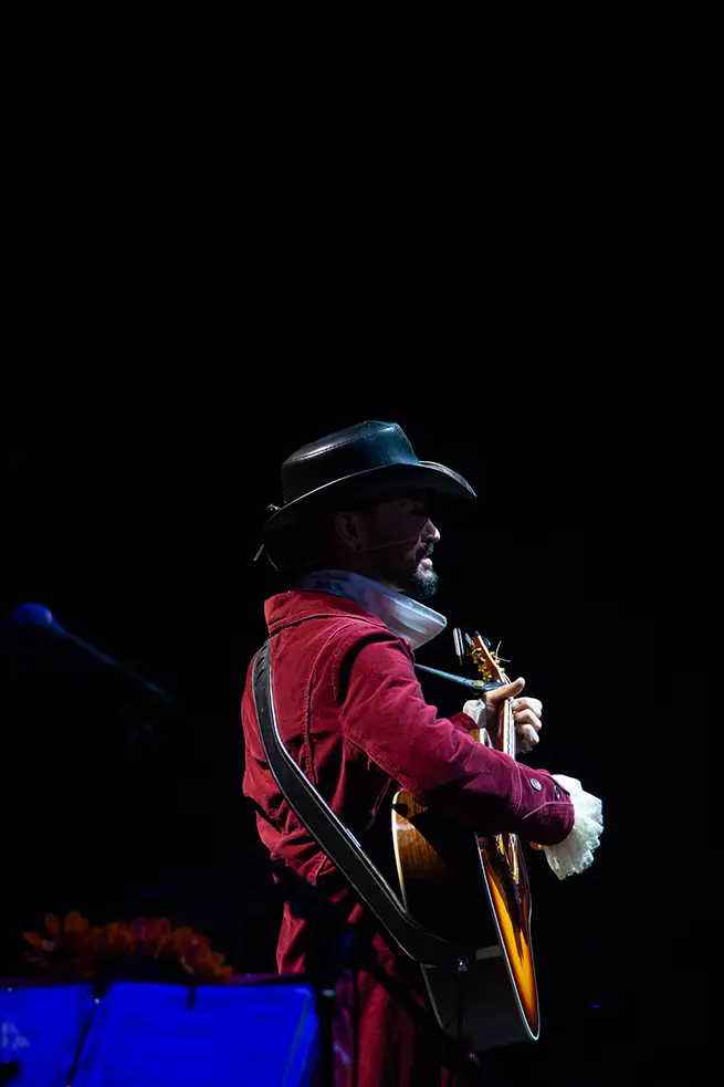 guitar-music-port-angeles-stage