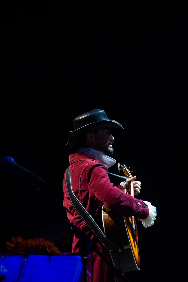 guitar-music-port-angeles-stage