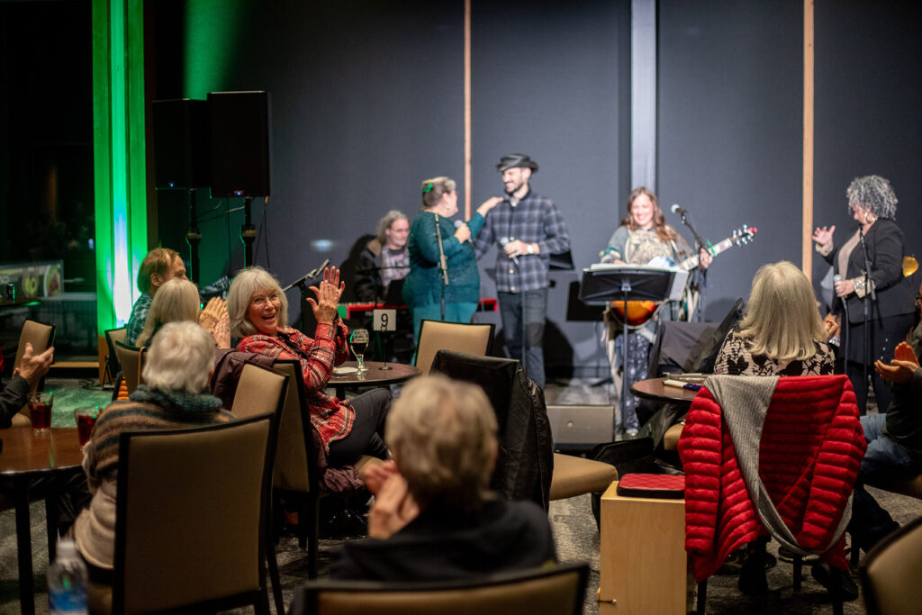 singing-performing-open-mic-night