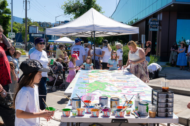 field-arts-events-hall-field-day-community-mural-tent-port-angeles-17